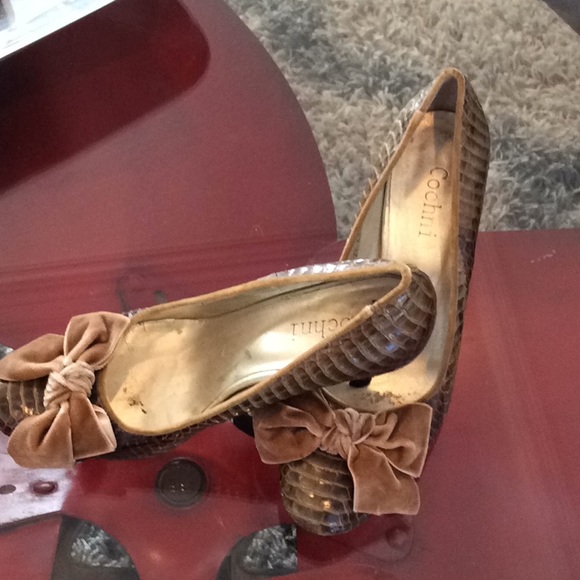 Reptile skin Pumps with velvet bow - Picture 2 of 4